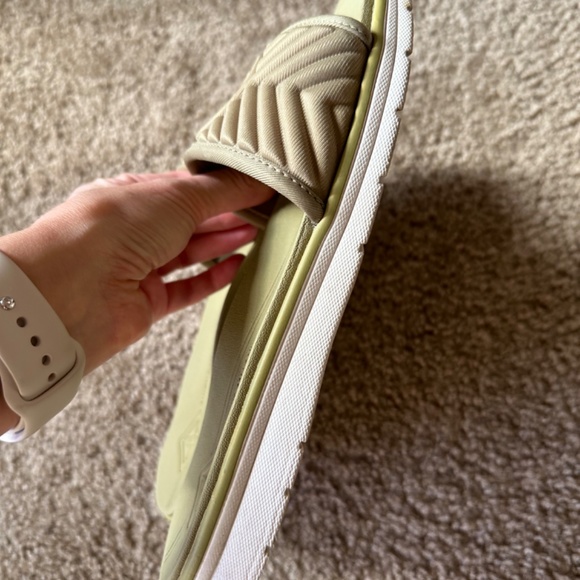 Antonio Melani Lannaii Quilted Logo Washable Slide Sandals, size 8 - Picture 3 of 8